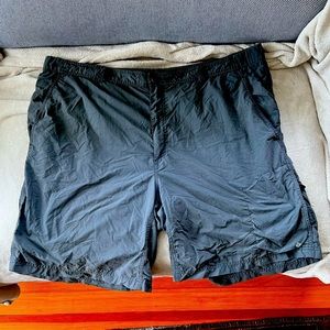 Columbia Omni Shade Gray Cargo Shorts 44W 10” inseam